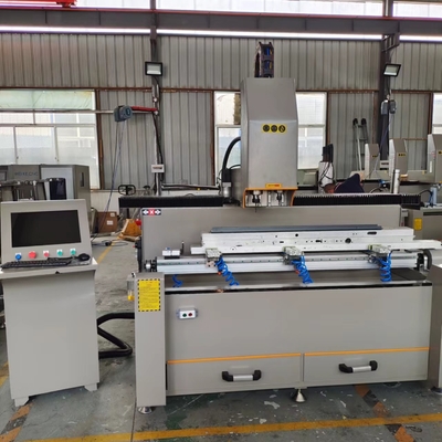 Adaptable 3.5KW * 2 potencia de husillo máquina de fresado de perforación CNC para la puerta de la ventana de aluminio y la fabricación de muebles minimalistas