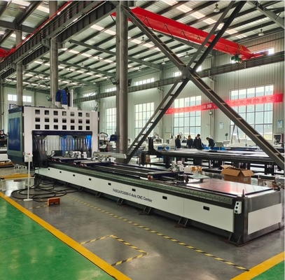 5 Ejes centro de mecanizado CNC vertical para perfiles industriales de aluminio, puertas, ventanas, cortinas, etc.