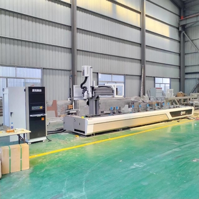 Profil de aluminio de 7000 mm 4 Ejes Centro de mecanizado CNC Perforación automática Agujeros de fresado en perfil de aluminio