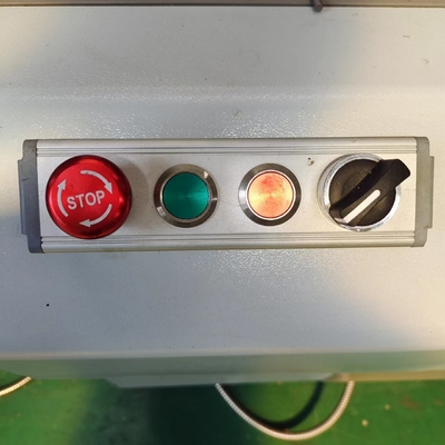 Perfil de aluminio Centro de mecanizado CNC de 4 ejes Automático controlado con 4 ejes para fábrica de paredes cortinas