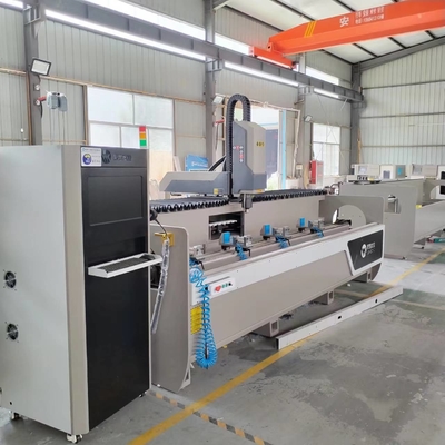 Centro de mecanizado de perfiles de aluminio CNC de eje 3+1 para la fabricación de paredes cortinas