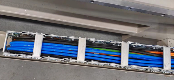 Perfil de aluminio Máquina de sierra automática Láminas de sierra de 500 mm de diámetro Corte de 45 y 90 grados