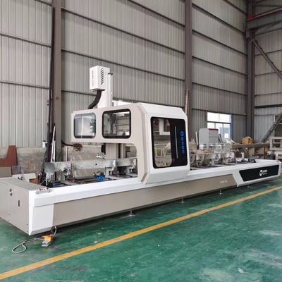 Centro de mecanizado CNC de perfiles de aluminio con 4 ejes controlados
