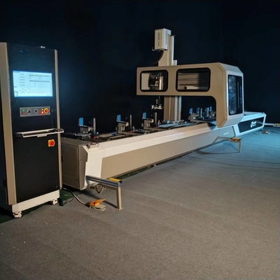 Perforación CNC Fresado Tapping Corte de extremo Fresado en la máquina de perfiles de alu Centro de mecanizado CNC con 4 ejes controlados