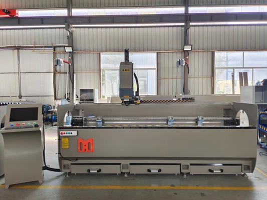 3 Ejes Máquina de fresado CNC de aluminio Perforación automática fresado de todos los tipos de agujeros en el perfil
