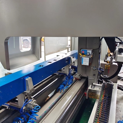 6500mm Aluminio Puerta de ventana Fabricación de maquinaria Centro de mecanizado de 4 ejes con cambio automático de herramientas