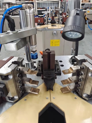 Máquina de recorte de esquinas de aluminio hidráulico de trabajo pesado con 3 conjuntos de herramientas