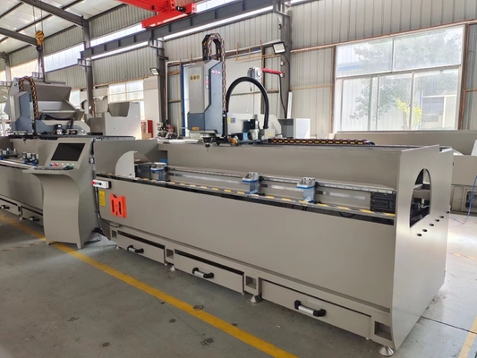 2500mm Automático 3 Ejes CNC router copu para la puerta de la ventana de aluminio y la pared cortina