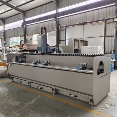 Profil de aluminio de 2500 mm 3 lados centro de procesamiento de fresado y perforación máquina CNC para luz LED puerta de la ventana