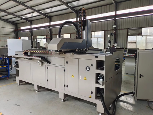Profil de aluminio de 2500 mm 3 lados centro de procesamiento de fresado y perforación máquina CNC para luz LED puerta de la ventana