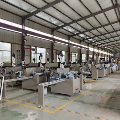 Aluminio/UPVC/PVC Máquina automática de cerradura de puertas CNC, perforación de perforación de perforación, fresado de aluminio y ventanas de aluminio