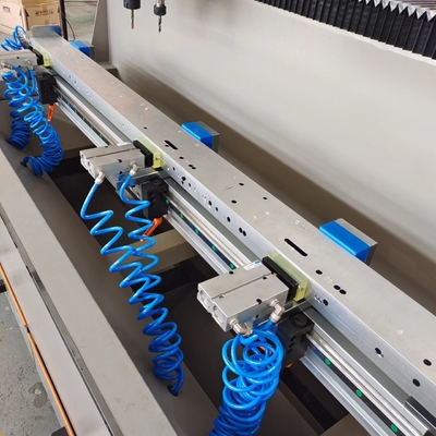 Adaptable 3.5KW * 2 potencia de husillo máquina de fresado de perforación CNC para la puerta de la ventana de aluminio y la fabricación de muebles minimalistas