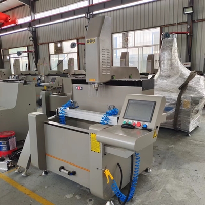Máquina de perforación CNC para routers de 800 mm de tamaño pequeño Aluminio PVC UPVC Máquina de puertas de ventanas