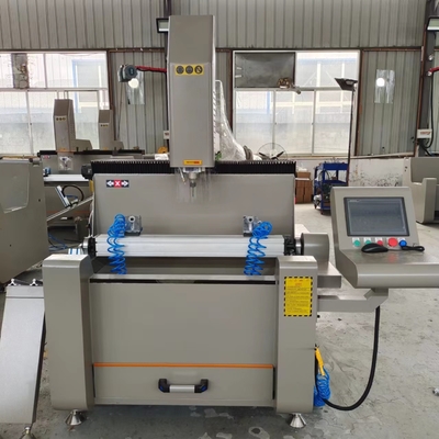 Máquina de perforación CNC para routers de 800 mm de tamaño pequeño Aluminio PVC UPVC Máquina de puertas de ventanas