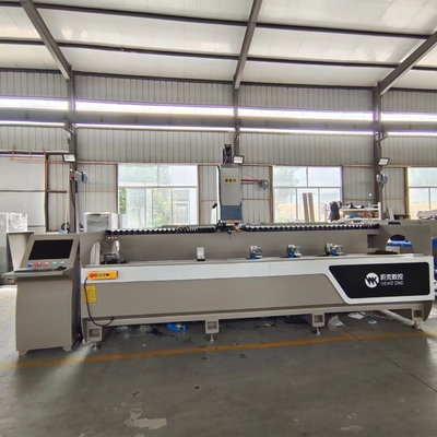 Máquinas CNC para perforar y fresar perfiles de aluminio