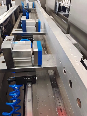 2.6m Puertas y ventanas de aluminio máquinas de fabricación centro de fresado CNC