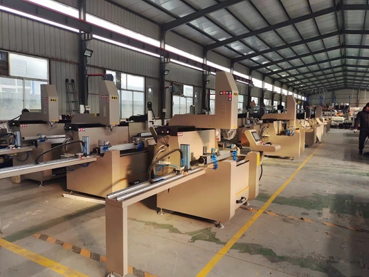 1200 mm 3 Ejes CNC Perforación fresadora de aluminio y PVC máquina de puertas de ventanas con mesa de flexión