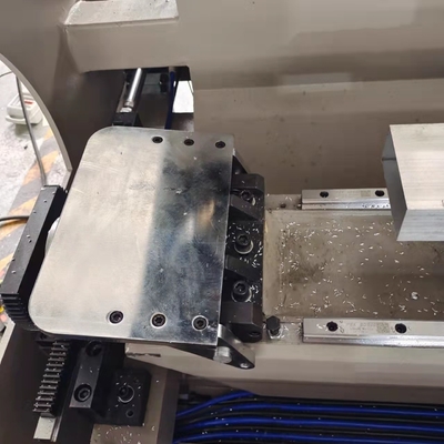 China Fábrica de maquinaria Weike Suministro 3 + 1 eje máquina de fresado de perforación CNC mesa de trabajo puede girar +-90 grados