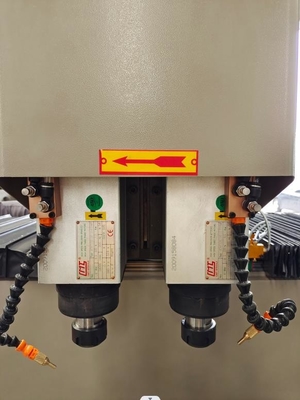 máquina de la puerta de la ventana de aluminio de 3200m m para los agujeros que muelen de perforación del CNC con la función del ATC
