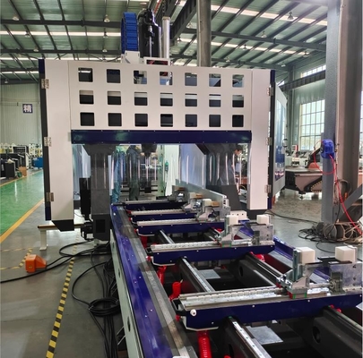 Centro de mecanizado CNC de 5 ejes para perfiles industriales de aluminio con 12 revistas de herramientas para perforación, fresado y corte