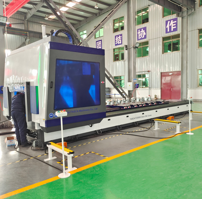 Centro de trabajo CNC de 5 ejes de alta precisión para perfiles industriales de aluminio