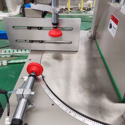 Máquina de ventanas y puertas de perfiles de aluminio de cabeza única de corte por ángulo variable