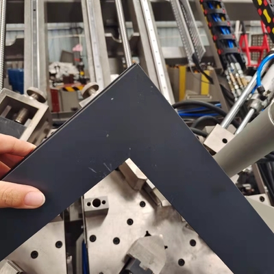 4 Máquina de combinación de esquinas para ventanas y puertas de aluminio