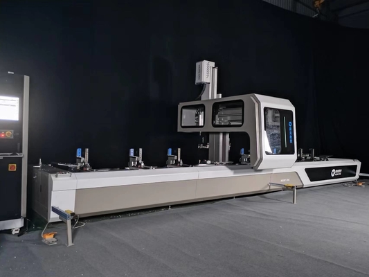 Centro de mecanización de aluminio horizontal del CNC de 4 AXIS para la perforación de aluminio del perfil y el moler