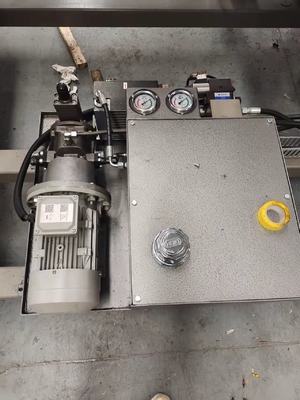 Máquina de recorte de ventanas de aluminio de CNC / máquina de recorte de esquinas para perfiles de aluminio