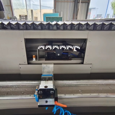 12KW 3+1 Axis Centro de mecanizado CNC Máquinas de perforación y fresado