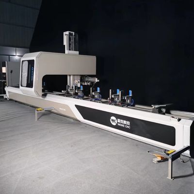 Centro de mecanizado CNC de perfiles de aluminio con 4 ejes controlados