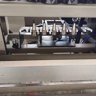 Máquina de perforación CNC de ventanas y puertas de aluminio para perforar agujeros de fresado con función ATC