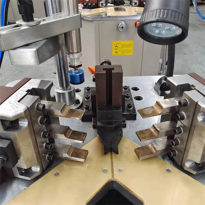 Máquina para recortar las esquinas de aluminio de 160 mm Máquina para recortar las ventanas de aluminio