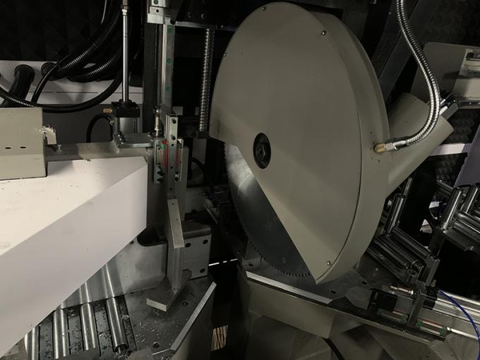 Máquina de corte y perforación de perfiles de aluminio 0