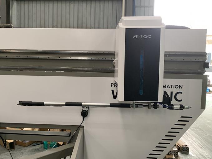 Máquina de corte y perforación de perfiles de aluminio 3